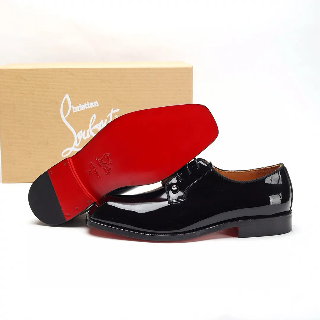 Batch 1,080 yuan 💰••New real shots••CL～High-end men’s 👔casual•loafers with red soles! ••🆑Genuine and top-quality goods from original orders ••✅💯 Purchase goods from top-quality original orders! Original imported patterned cowhide ➕Imported cowhide lining ➕Cowhide feet ➕Original leather outsole~🉑️Feel free to compare the authentic ones! Size: 38-44 (45.46.47 can be customized)